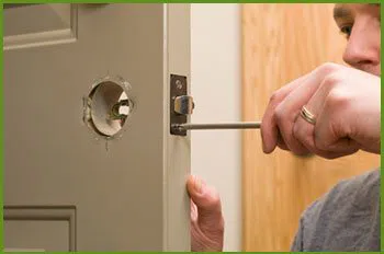 Neighborhood Locksmith Services Palmetto, FL 941-564-3369 - 13-lock-replace
