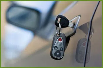 Neighborhood Locksmith Services Palmetto, FL 941-564-3369 - 18-car-unlock